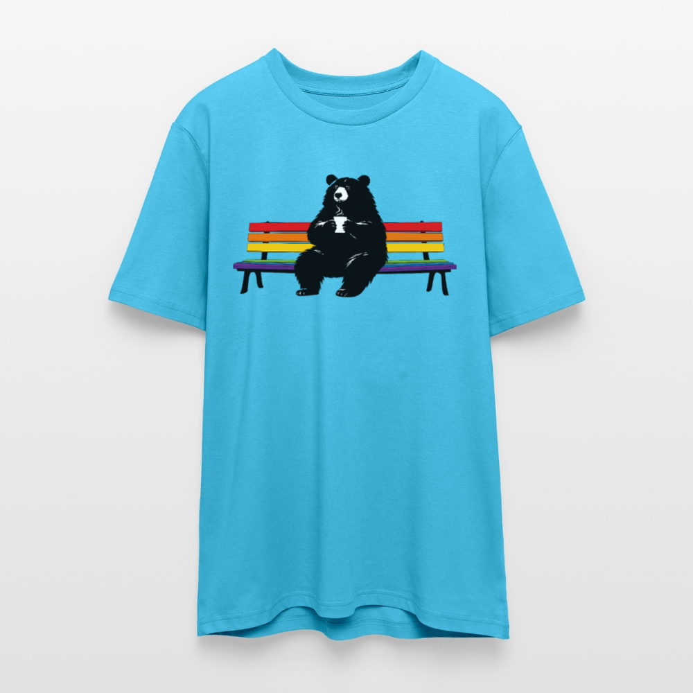 Chubby Bear on Rainbow Bench | Unisex Bio T-Shirt - Aquablau