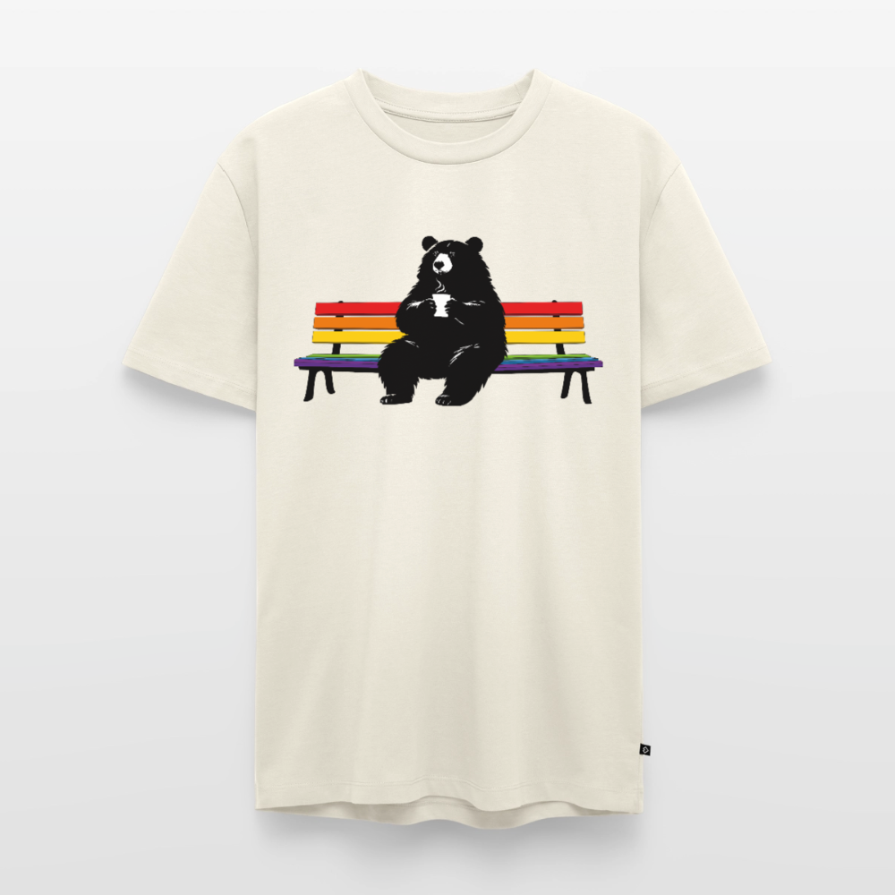 Chubby Bear on Rainbow Bench | Premium T-Shirt - Naturweiß